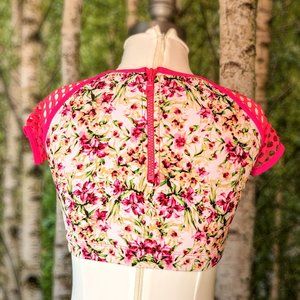 3/$15 Sporty pink floral swim top, back zip, mesh short sleeves & removable cups